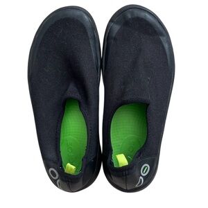 OOFOS OOMG EEZEE Low Shoe Slip On Sneaker Black Size 6